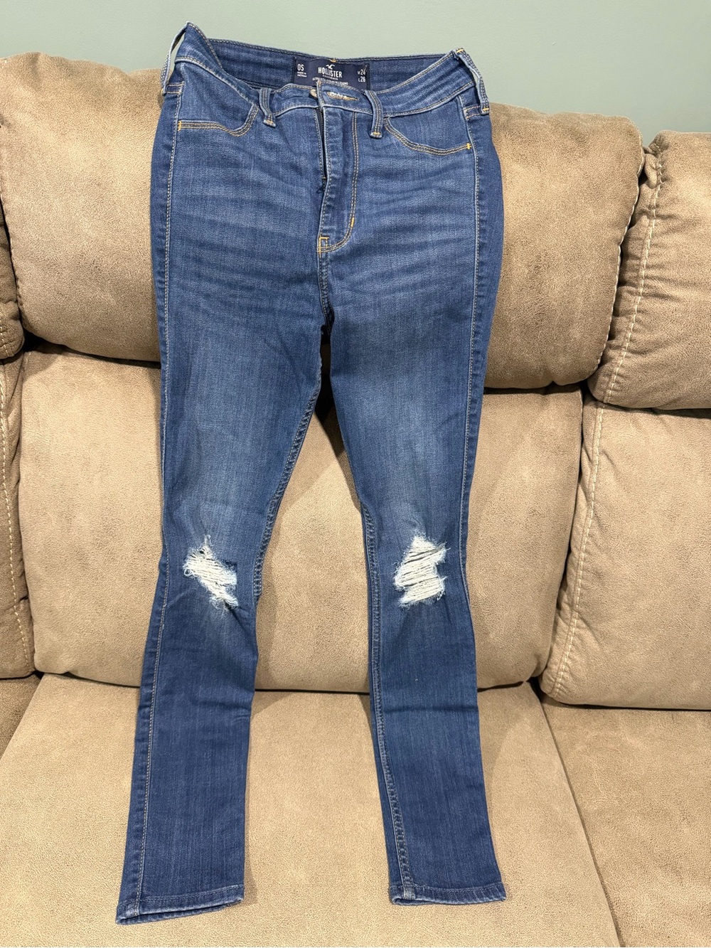 Hollister Women's Skinny Ripped Knee Jeans - Blue